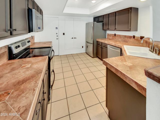 8605 N 67TH Lane, Peoria, AZ 85345