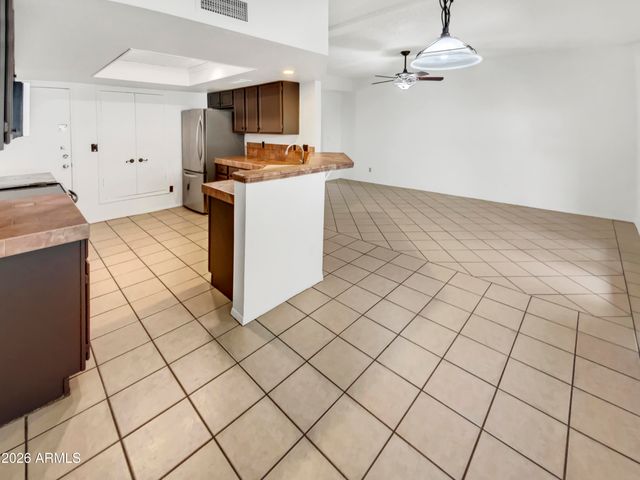 8605 N 67TH Lane, Peoria, AZ 85345