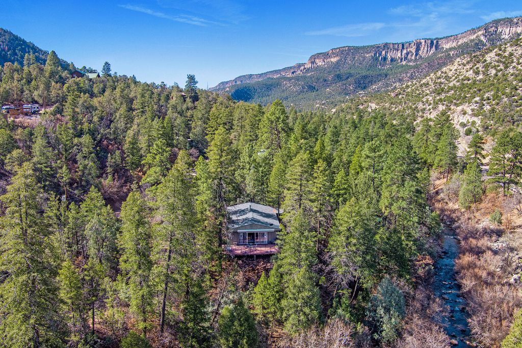 Image 4 of property listing at 729 San Diego Loop, Jemez Springs, NM 87025