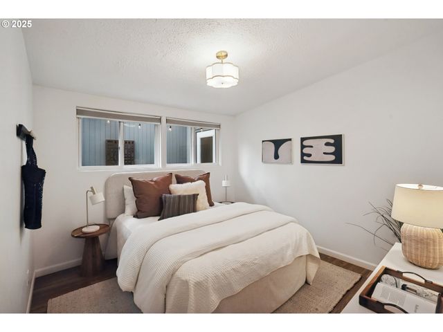 1935 Sw WYNWOOD Ave, Portland, OR 97225