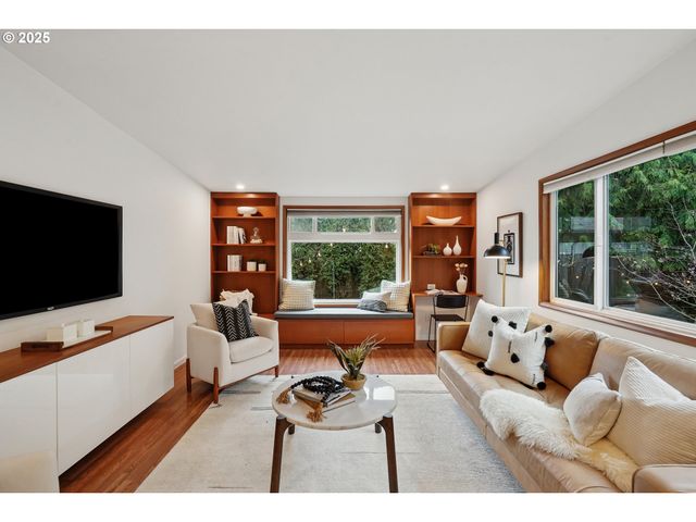 1935 Sw WYNWOOD Ave, Portland, OR 97225