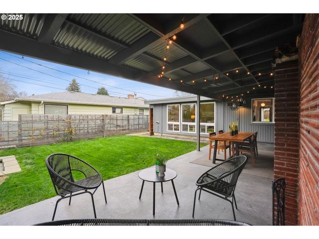 1935 Sw WYNWOOD Ave, Portland, OR 97225