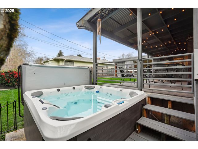 1935 Sw WYNWOOD Ave, Portland, OR 97225