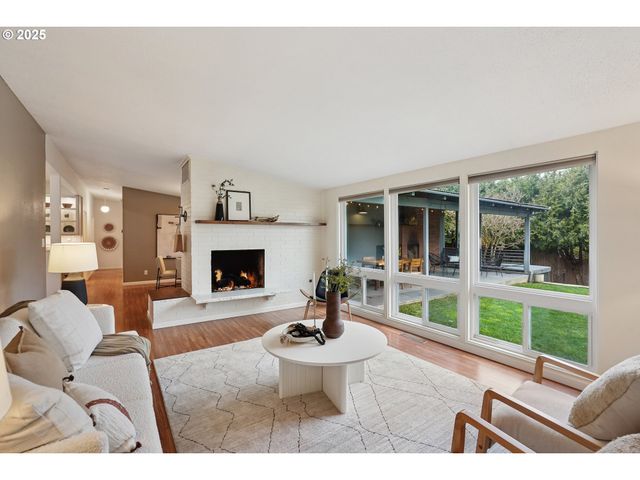 1935 Sw WYNWOOD Ave, Portland, OR 97225