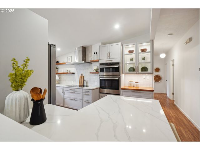 1935 Sw WYNWOOD Ave, Portland, OR 97225