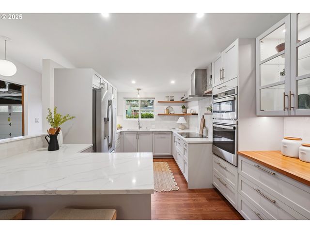 1935 Sw WYNWOOD Ave, Portland, OR 97225