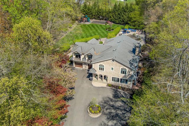 12 Rollingwood Drive, New City, NY 10956
