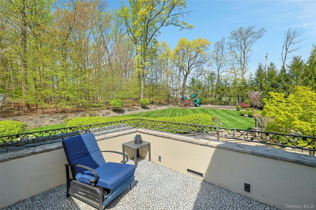 12 Rollingwood Drive, New City, NY 10956