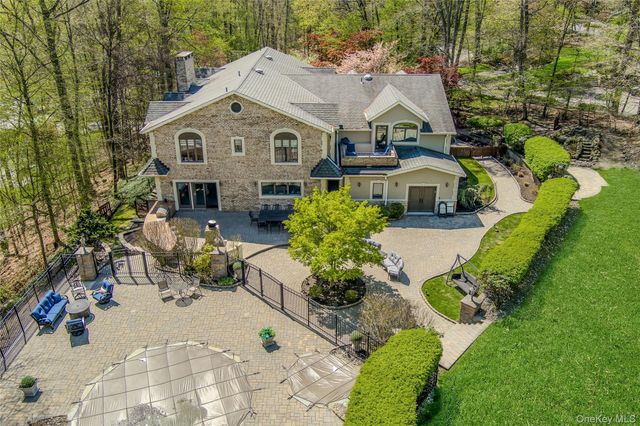 12 Rollingwood Drive, New City, NY 10956