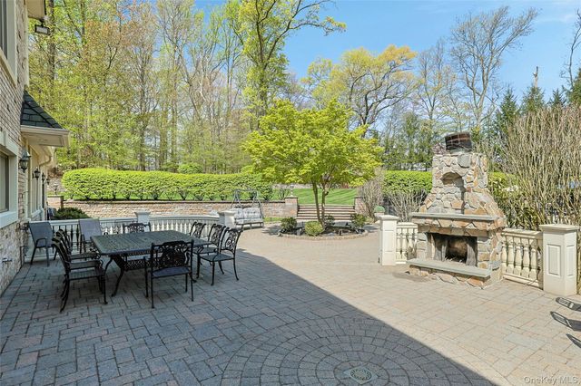 12 Rollingwood Drive, New City, NY 10956
