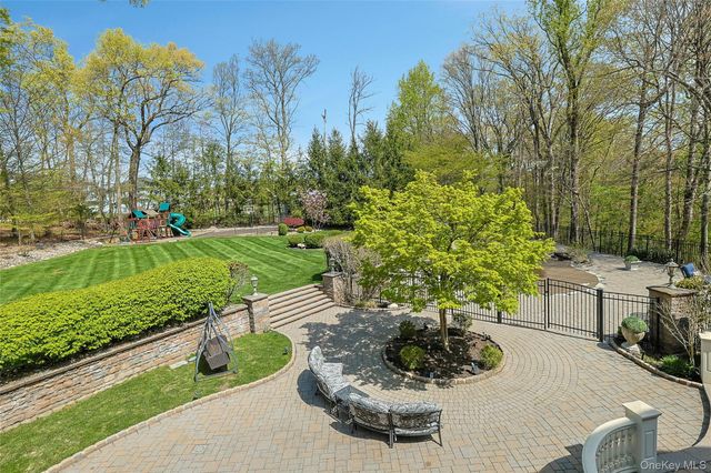 12 Rollingwood Drive, New City, NY 10956