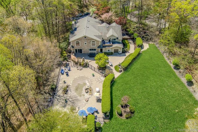 12 Rollingwood Drive, New City, NY 10956