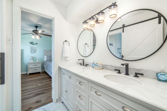 2100 Mason Lane, Tool, TX 75143