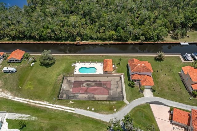 10228 W Middleburg Loop, Homosassa, FL 34448