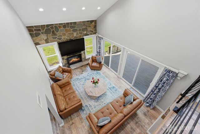 208 Hidden Hollow Court, Edison, NJ 08820