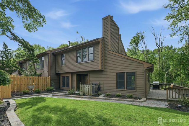 208 Hidden Hollow Court, Edison, NJ 08820