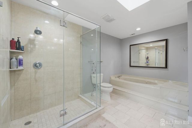 208 Hidden Hollow Court, Edison, NJ 08820