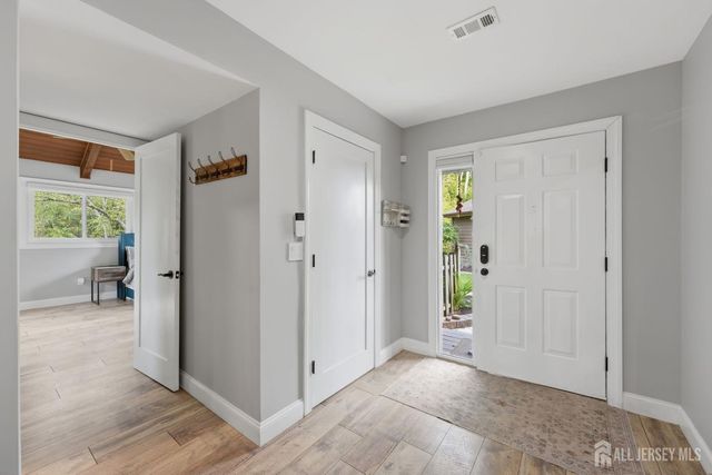 208 Hidden Hollow Court, Edison, NJ 08820