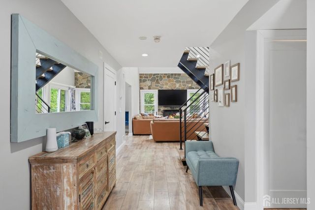 208 Hidden Hollow Court, Edison, NJ 08820