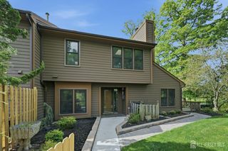 208 Hidden Hollow Court, Edison, NJ 08820