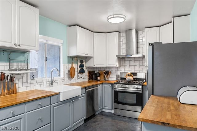 306 Karen Way, Henderson, NV 89015