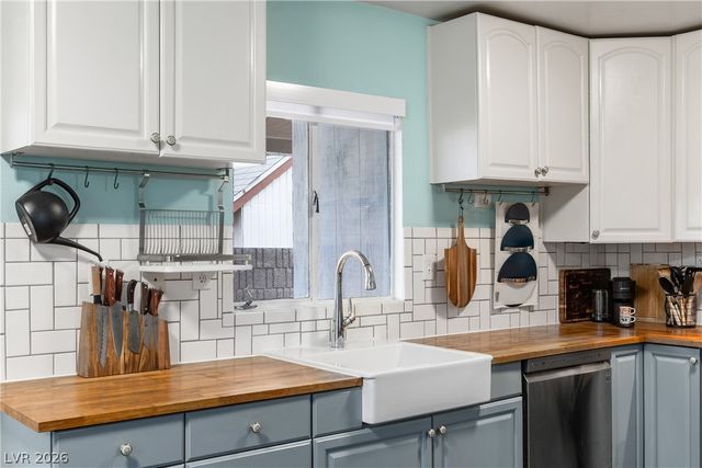 306 Karen Way, Henderson, NV 89015