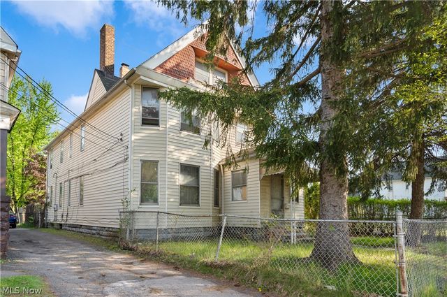 5862 Cable Avenue, Cleveland, OH 44127