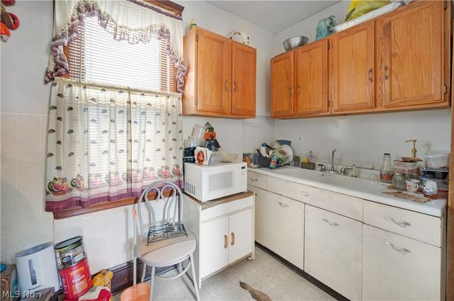 5862 Cable Avenue, Cleveland, OH 44127