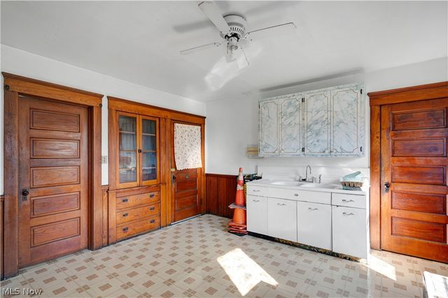 5862 Cable Avenue, Cleveland, OH 44127