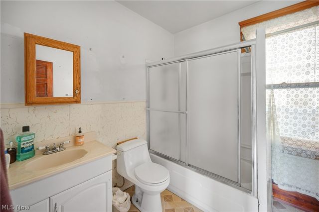 5862 Cable Avenue, Cleveland, OH 44127