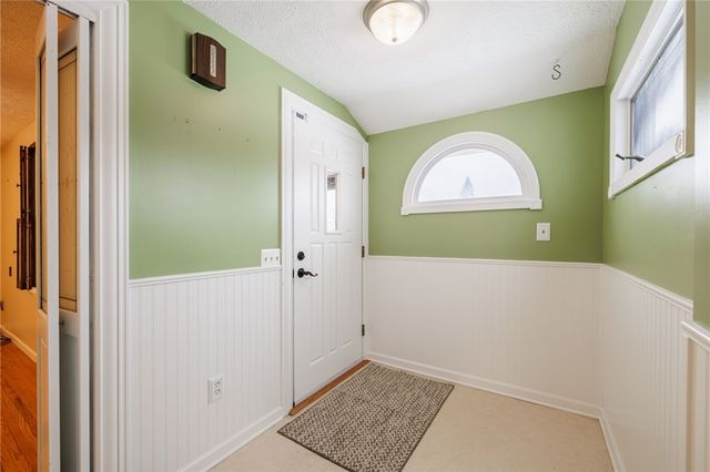 63 W Bend Drive, Greece, NY 14612