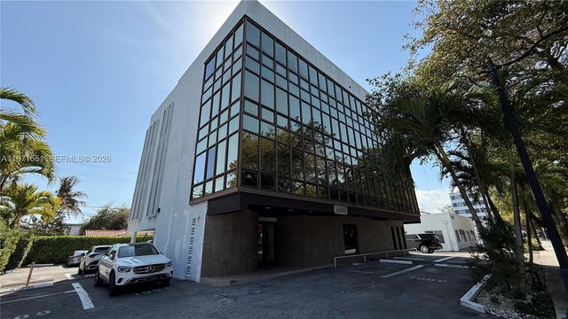 1900 SW 22nd St 300, Miami, FL 33145