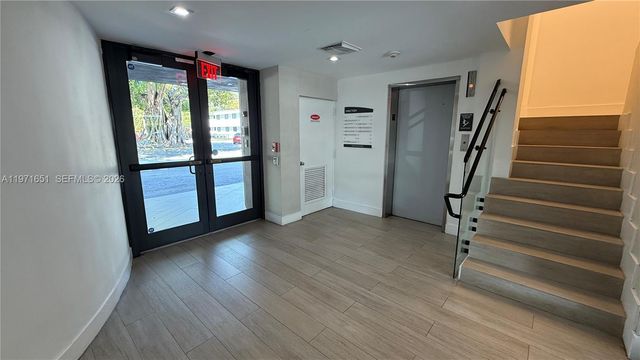 1900 SW 22nd St 300, Miami, FL 33145