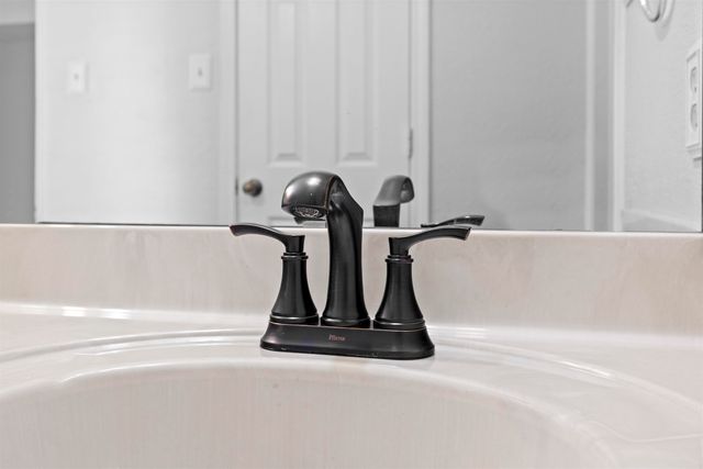 104 Woodridge Est, Longview, TX 75602