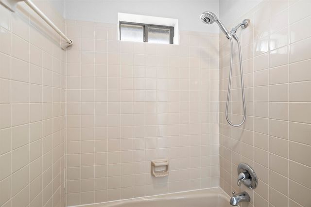 104 Woodridge Est, Longview, TX 75602