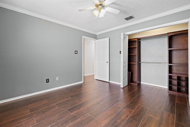 104 Woodridge Est, Longview, TX 75602