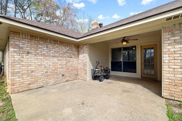 104 Woodridge Est, Longview, TX 75602