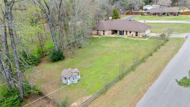 104 Woodridge Est, Longview, TX 75602