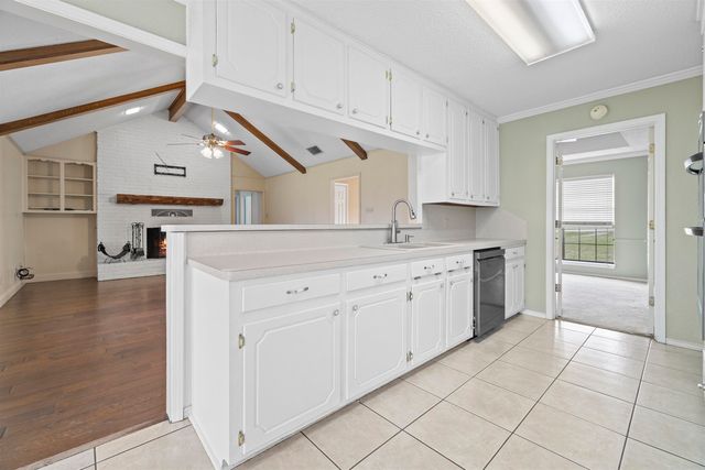 104 Woodridge Est, Longview, TX 75602