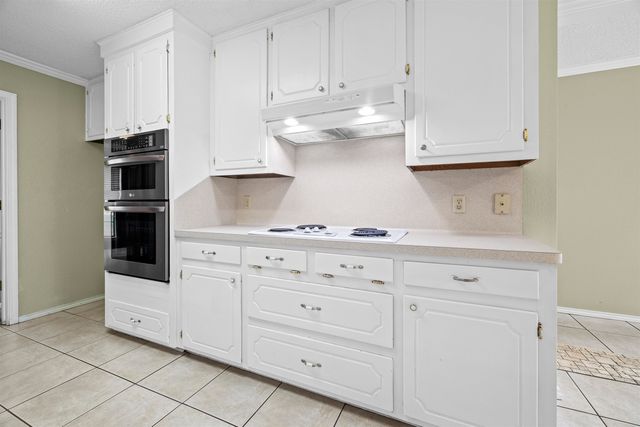 104 Woodridge Est, Longview, TX 75602