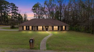 104 Woodridge Est, Longview, TX 75602