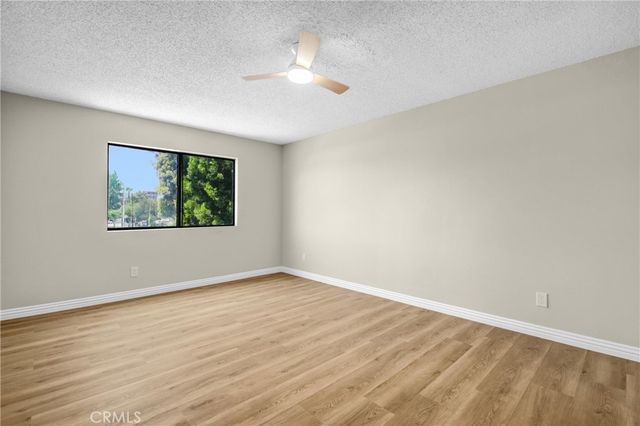8221 Langdon Avenue 207, Van Nuys, CA 91406