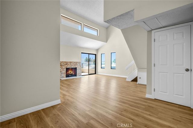 8221 Langdon Avenue 207, Van Nuys, CA 91406
