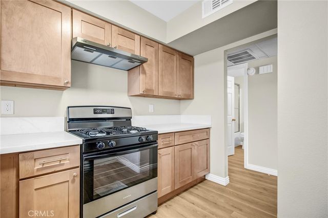 8221 Langdon Avenue 207, Van Nuys, CA 91406