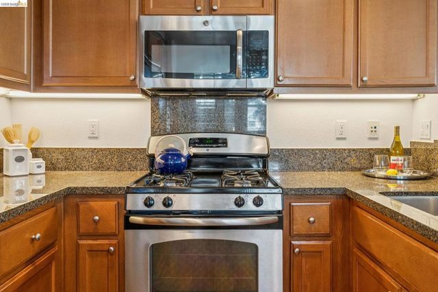 2153 Northshore Dr, Richmond, CA 94804