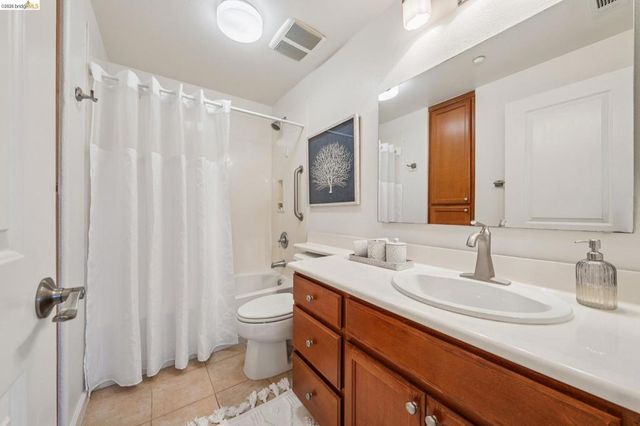 2153 Northshore Dr, Richmond, CA 94804