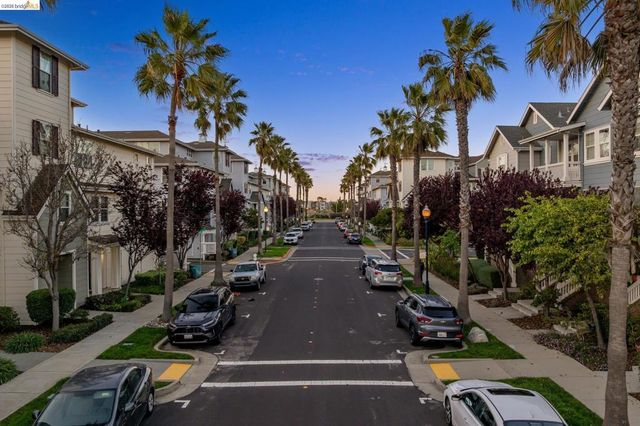 2153 Northshore Dr, Richmond, CA 94804