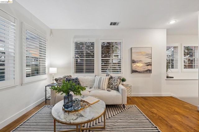 2153 Northshore Dr, Richmond, CA 94804