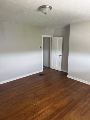 965 Leeds, Monessen, PA 15062