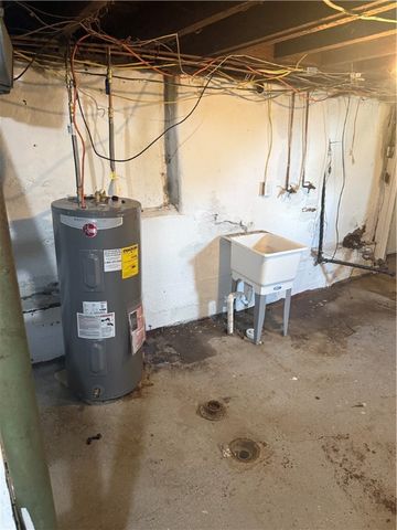 965 Leeds, Monessen, PA 15062